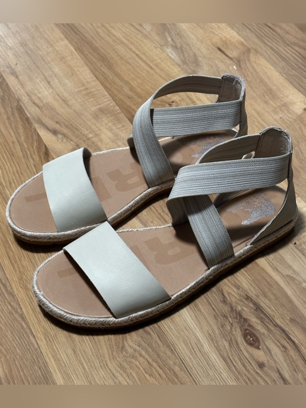 Sorel 9 Womens Cream Cross-Strap Espadrille Sandals Shoes Casual Summer Festival - Picture 2 of 5